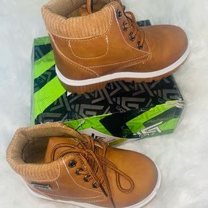 shoes for boy, new, yellow size 28